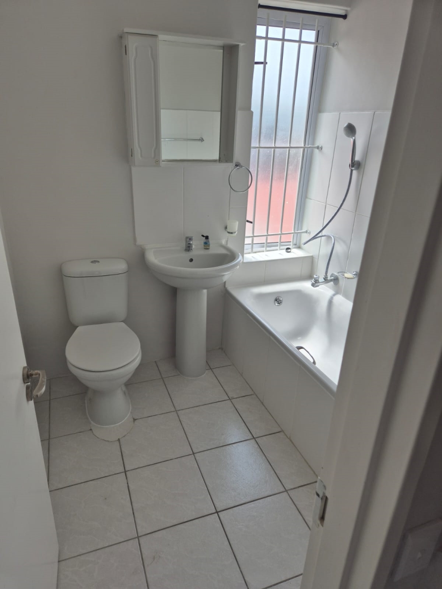 To Let 3 Bedroom Property for Rent in Silverglade Western Cape